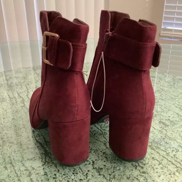 Women's Burgundy Suede Ankle Boots - Picture 3 of 4
